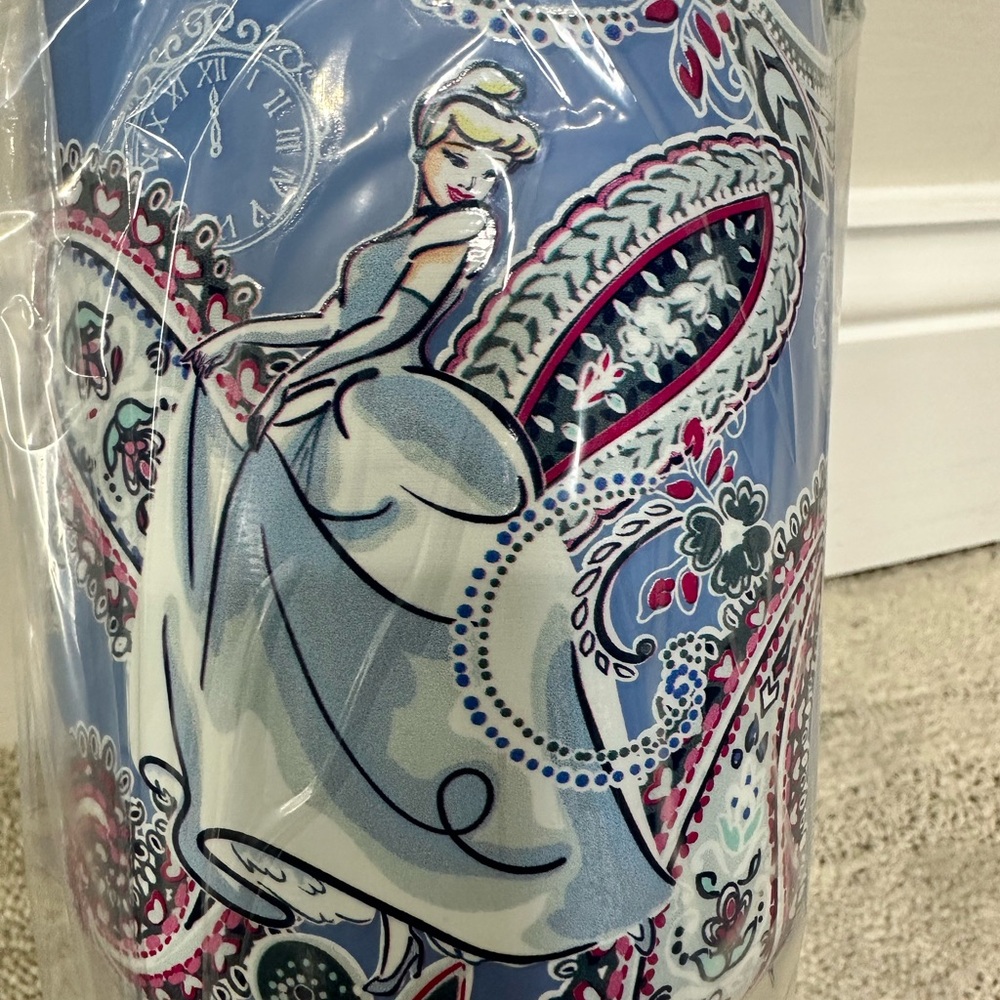 NewVera Bradley Cinderella Blue Paisley insulated water bottle
